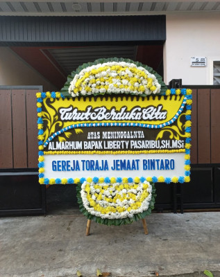 Papan Bunga Duka di Matan Hilir Utara